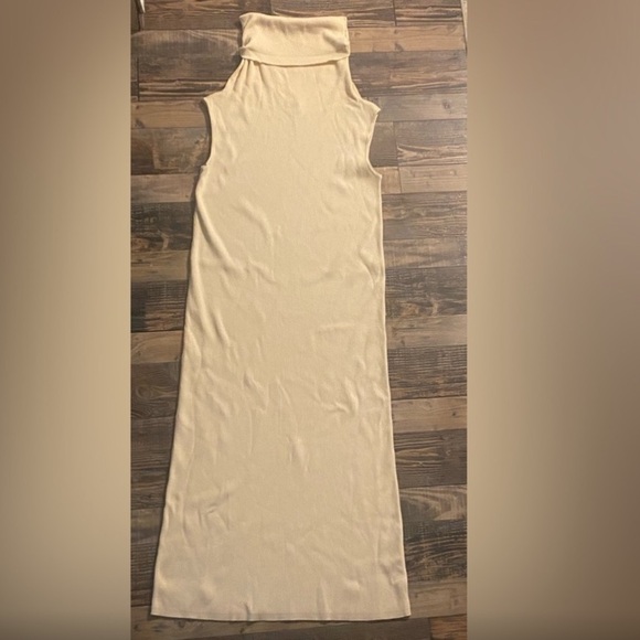 Zara Cream Sleeveless Ribbed Turtleneck Sweater Dress size Medium - Picture 2 of 5